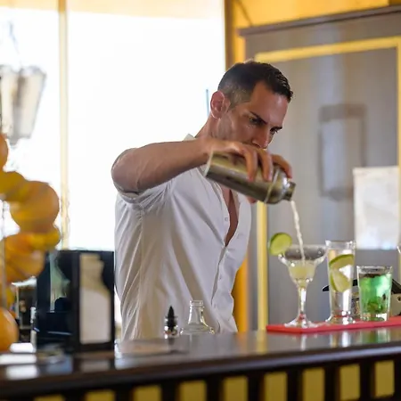 Imperial Palace Hotel 4*