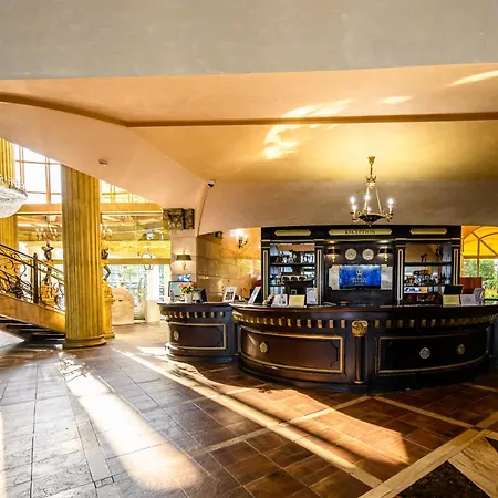 Imperial Palace 4*