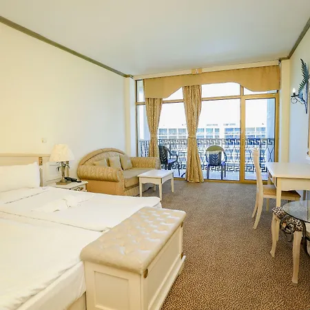 מלון Imperial Palace 4*