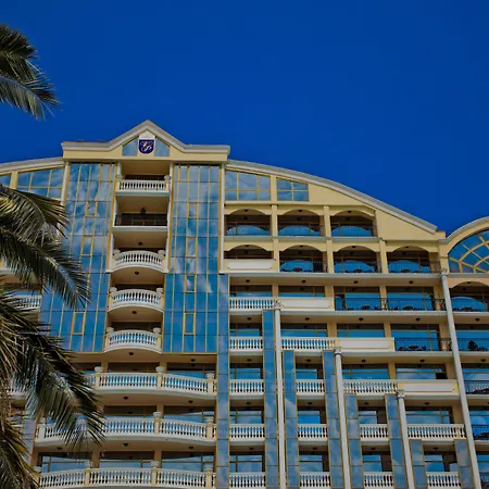 Imperial Palace 4* Napospart
