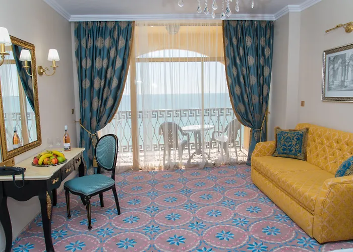 Imperial Palace 4* サニービーチ